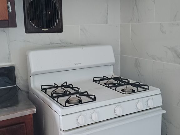 4th image of 33 Center St #2