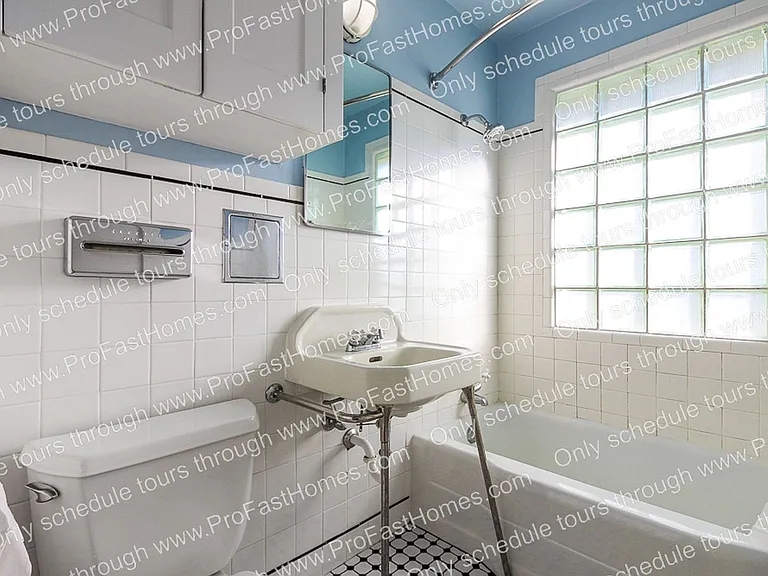 616 SW Moss St — Photo 20