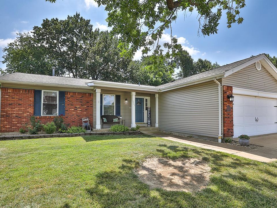 1323 Piedras Pkwy, Fenton, MO 63026 Zillow