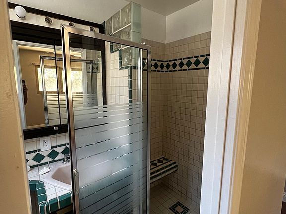 Main bedroom private bathroom