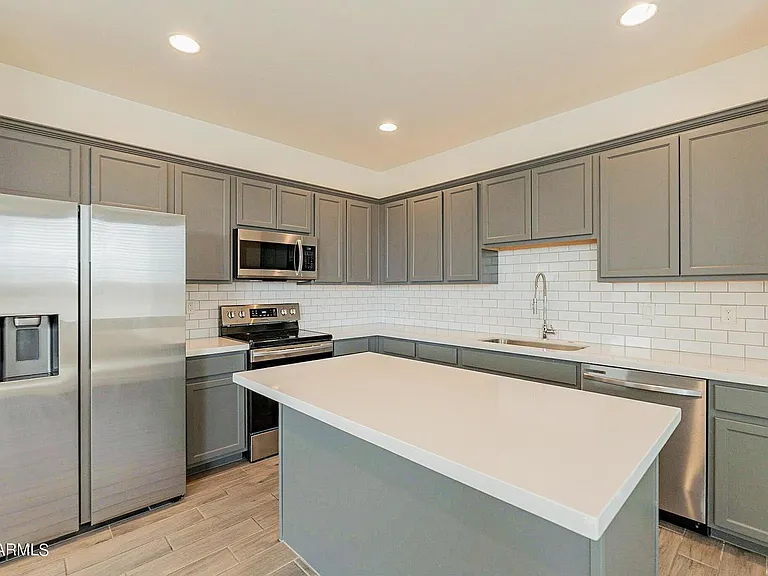 5516 S Dillon Cir — Photo 8
