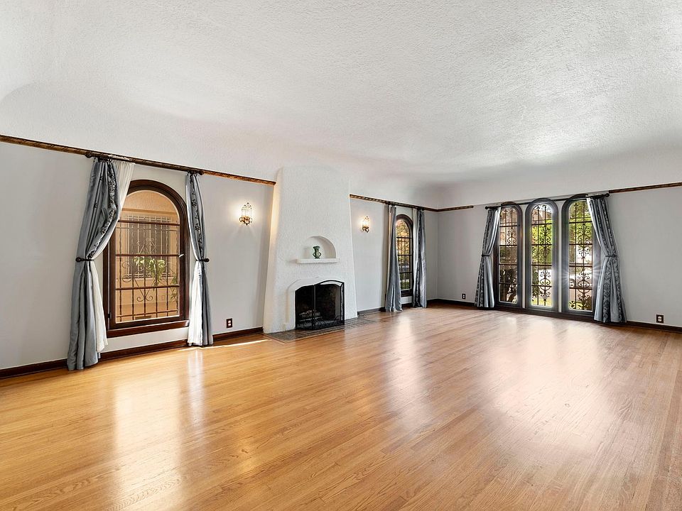 1028 Meadowbrook Ave, Los Angeles, CA 90019 | Zillow
