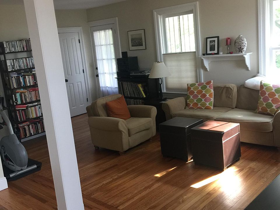 Living Room 2 (main floor)