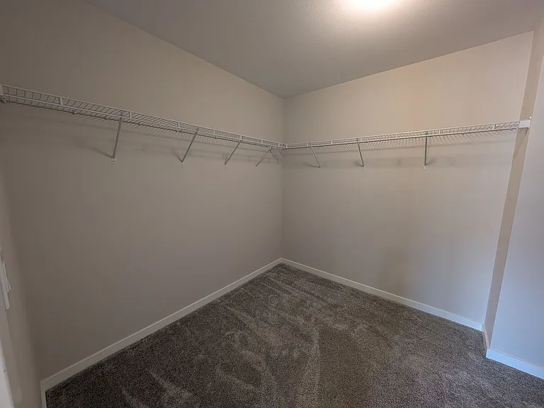 938 Burwood St SE — Photo 25