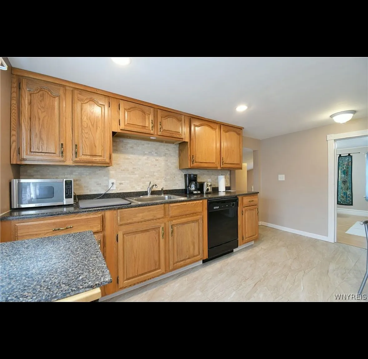 1 bed, 700 sqft, $950 — Photo 2