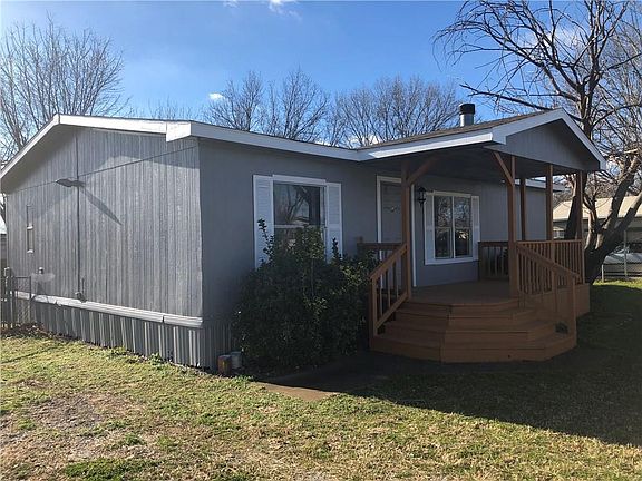 3rd image of 4400 Wildwood Cir