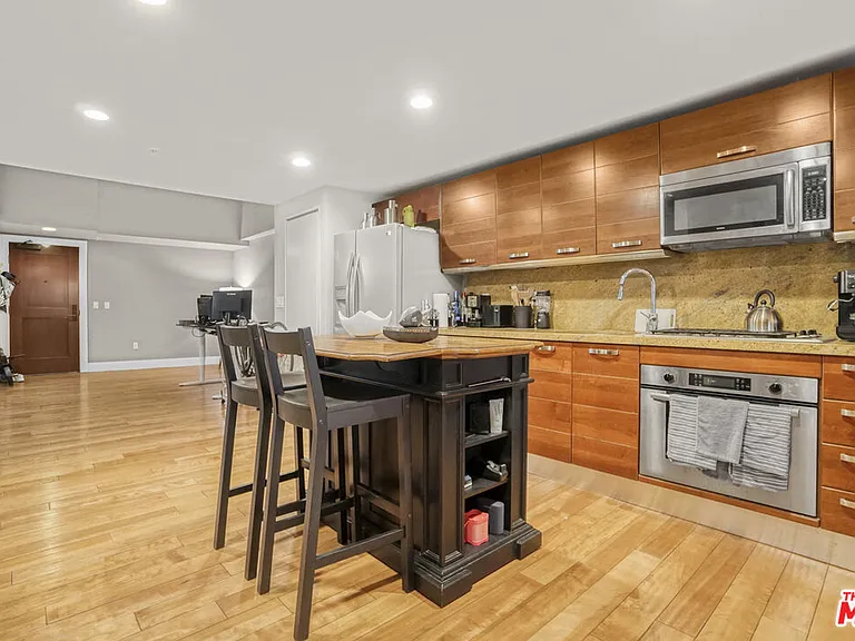 460 S Spring St #212 — Photo 20