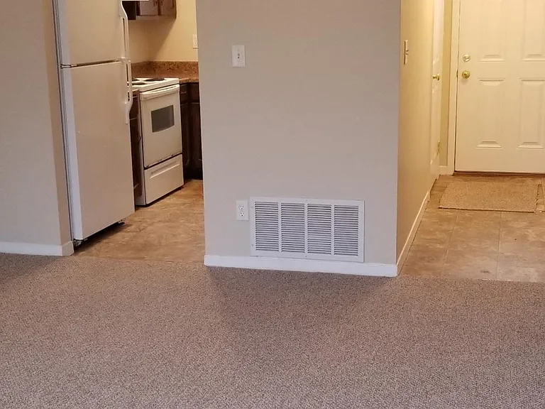 1406 Sunset Dr #C — Photo 2