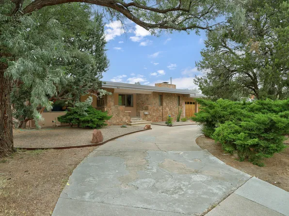 447 Montclaire Dr SE, Albuquerque, NM 87108