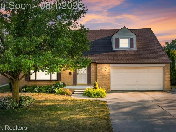 22596 Lange St, Saint Clair Shores, MI 48080