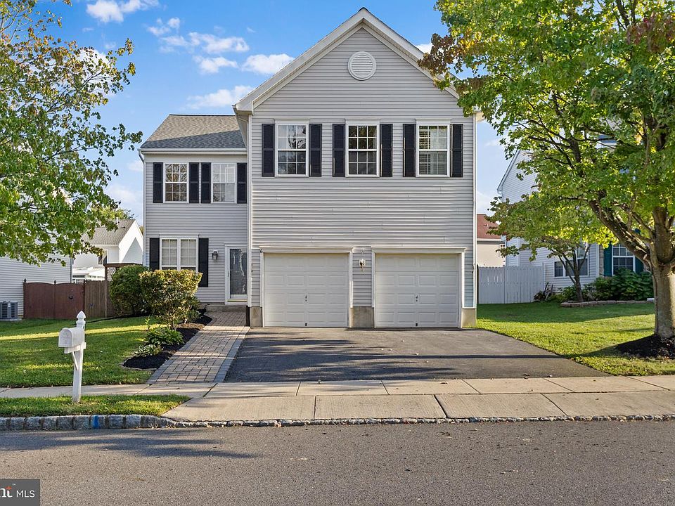 1st image of 6 Durham Dr