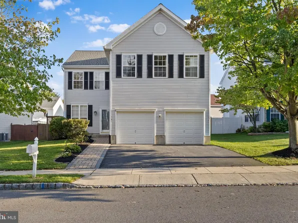 6 Durham Dr, Columbus, NJ 08022