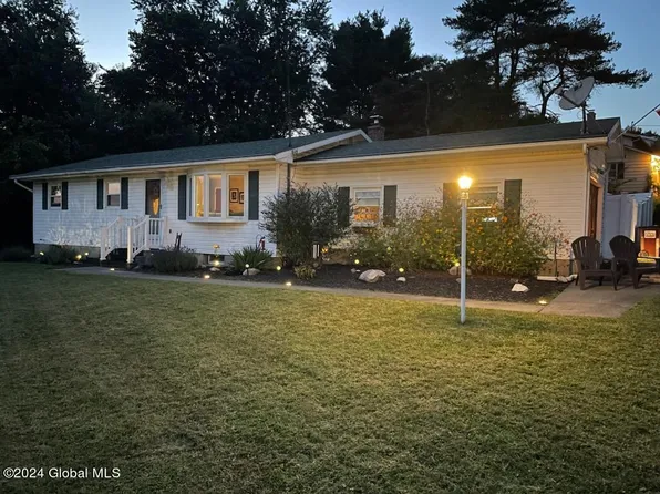15 Roberts Drive, Troy, NY 12180