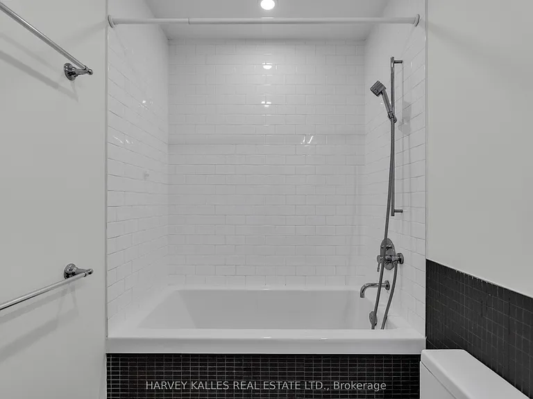 8 Dovercourt Rd #222 — Photo 31