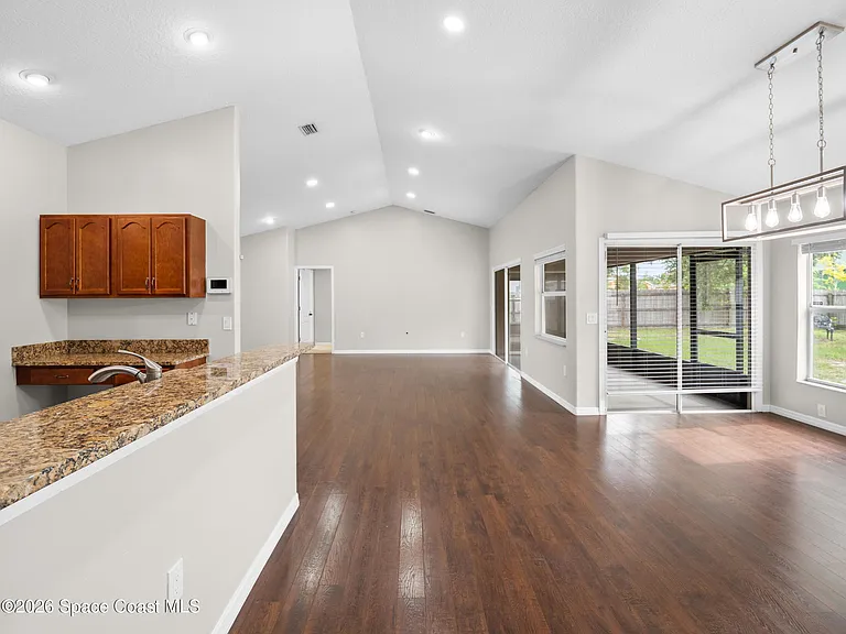 567 Consolata Ave NW — Photo 10
