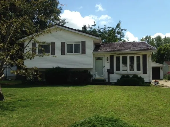 305 W Fayette St, Denver, IA 50622