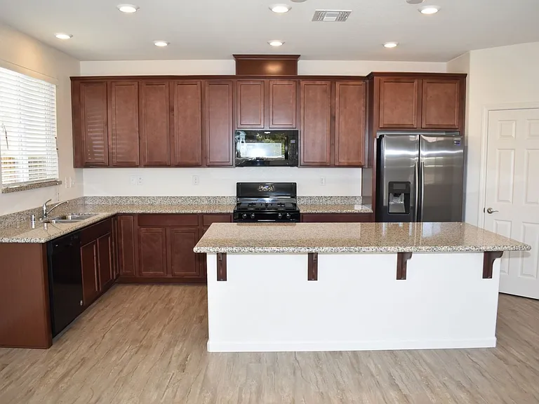 6114 Mehrten Cir — Photo 12