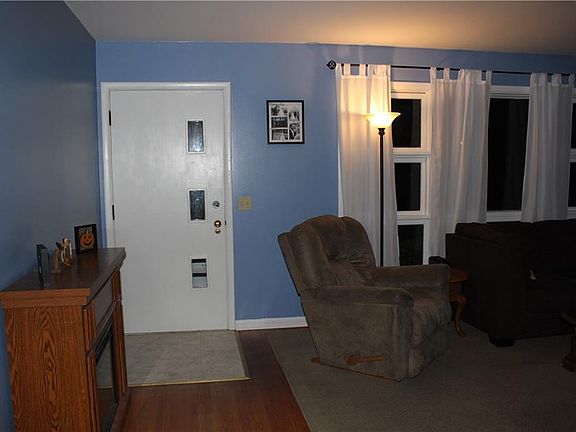 2nd image of 77 Hillcrest Dr