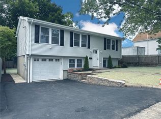 13 Rosemont Ter, North Providence, RI 02911