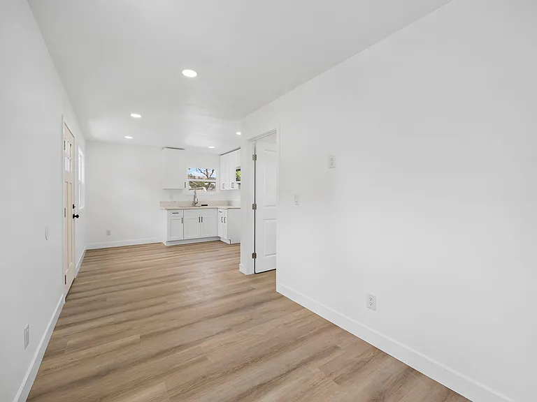13407 Helen St #A-B — Photo 8