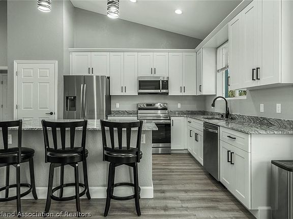 5th image of 2875 Lake Josephine Dr