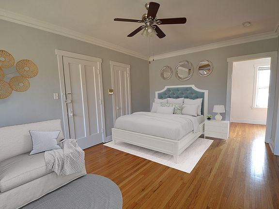 2nd image of 2600 W Montrose Ave #44023