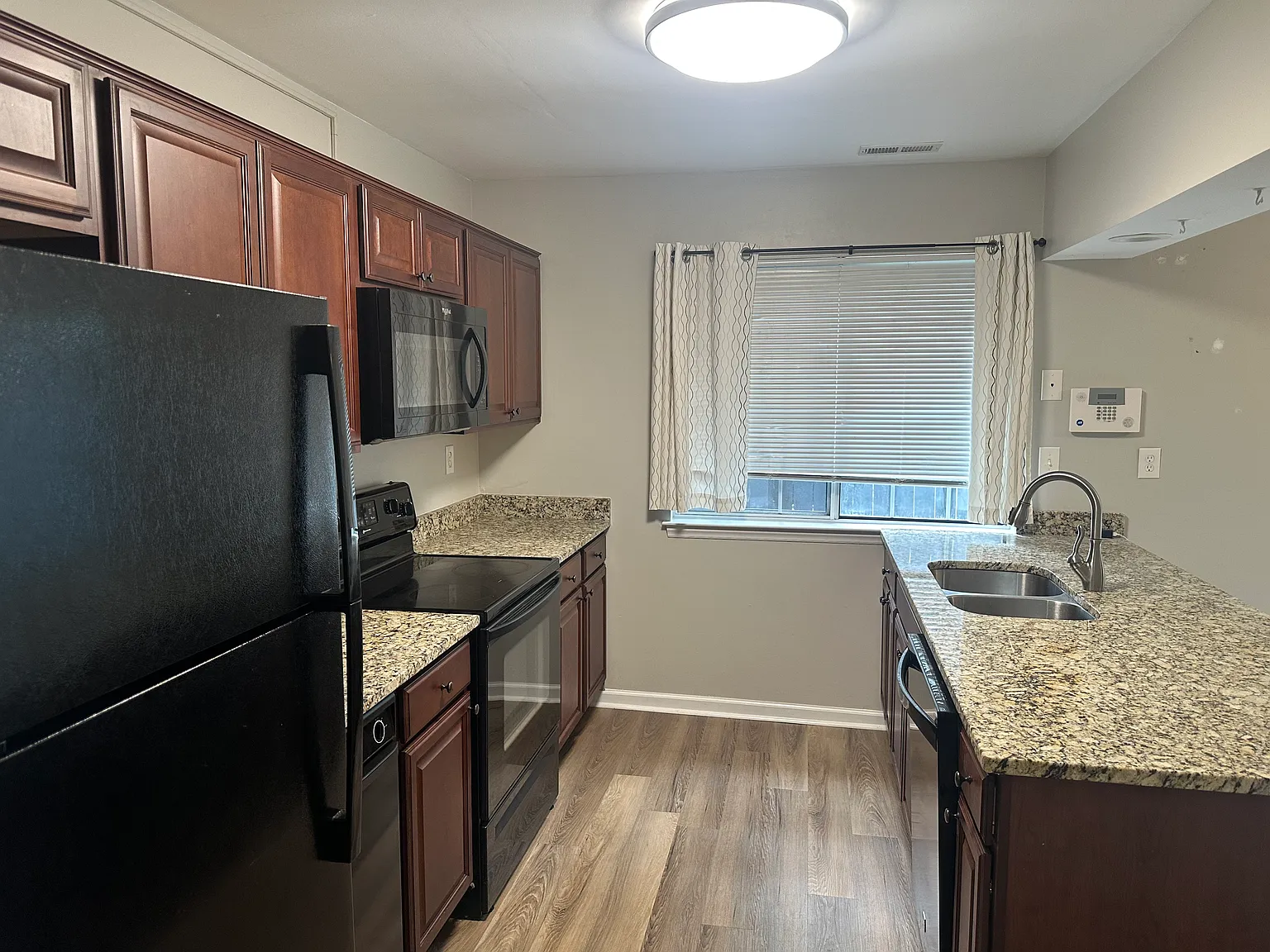 2 bed, 2.5 bath, 1254 sqft, $2,150 — Photo 4