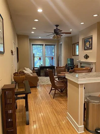 1 bed, 900 sqft, $2,595 — Photo 3