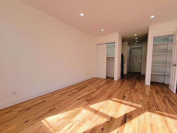 3rd image of 205 W 13th St #5W