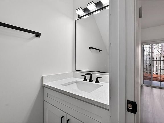 5th image of 4166 Howell Park Rd