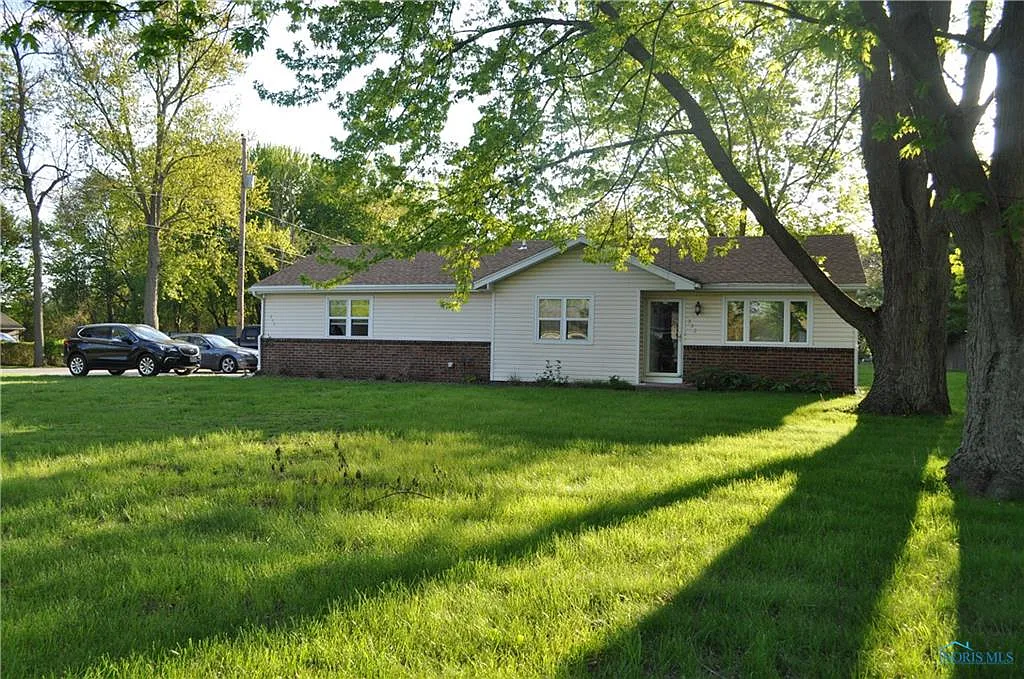 332 S McCord Rd photo 1