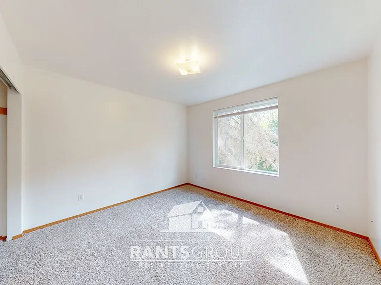 695R — Photo 27