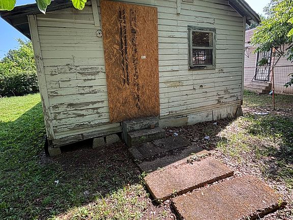 2nd image of 505 Sicily St