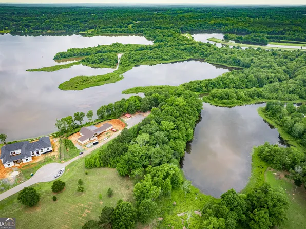 519 Bluewater Bay Dr, Macon, GA 31220