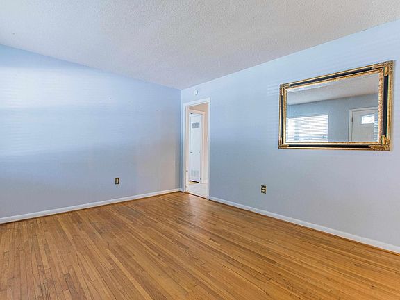 5th image of 9125 Woodbine St