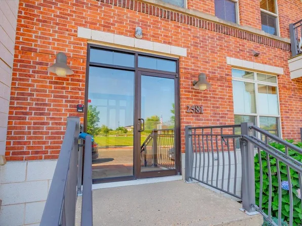 2581 Smith's Crossing #112, Sun Prairie, WI 53590