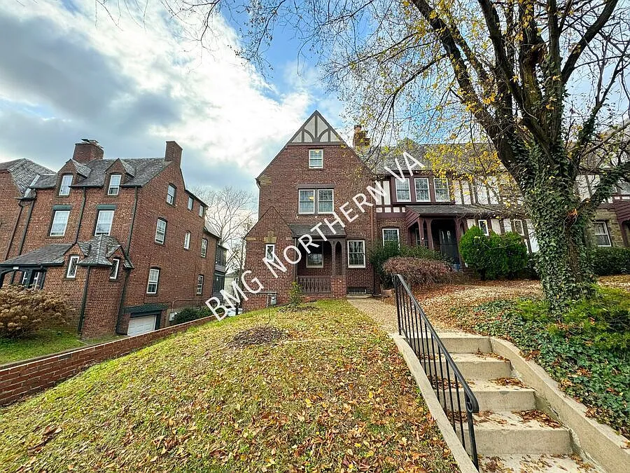 Building Photo - 4412 Volta Pl NW