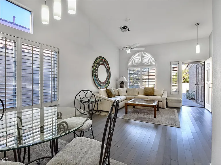8041 Pottery Creek Dr — Photo 4