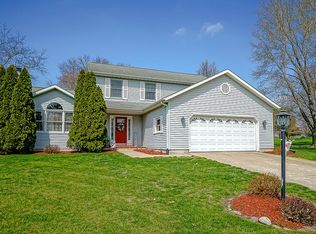 12 Marion Point, Pekin, IL 61554
