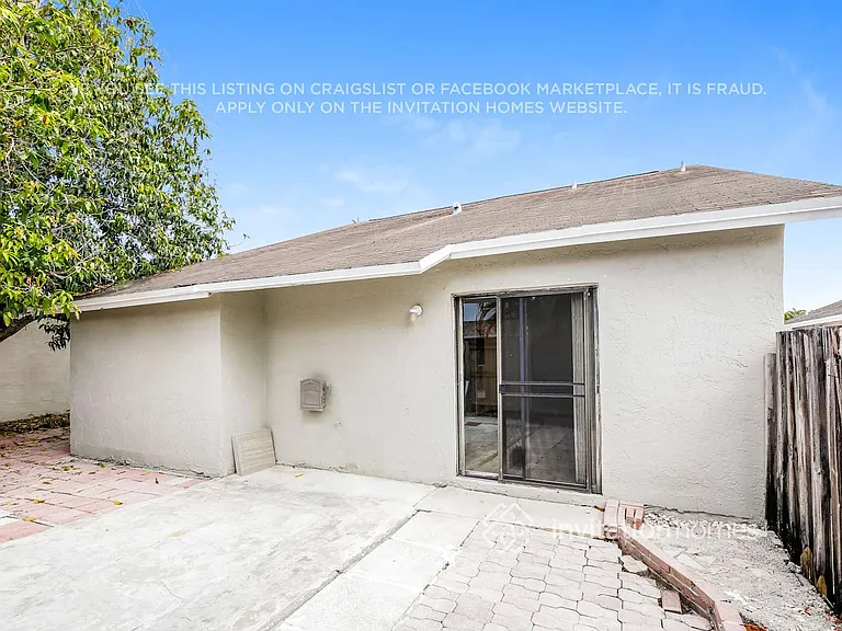 9810 SW 57th St — Photo 16