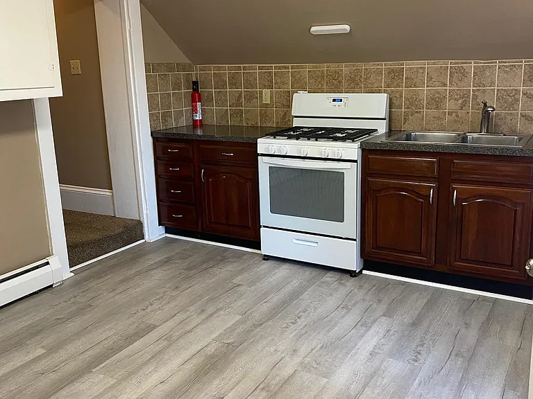 168 S Maple Ave #2 — Photo 4