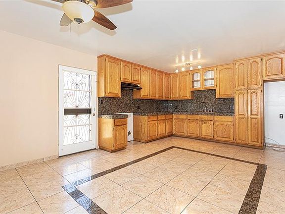 4th image of 13322 Greenstone Ave