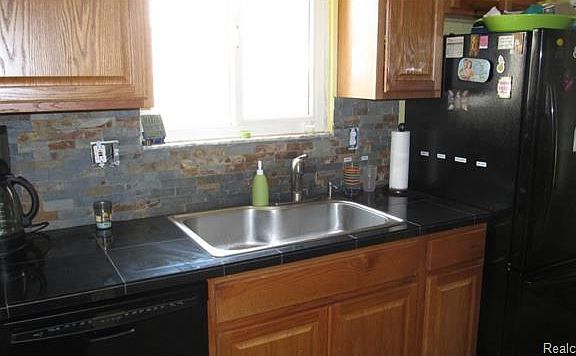 5th image of 14233 Seminole Ave