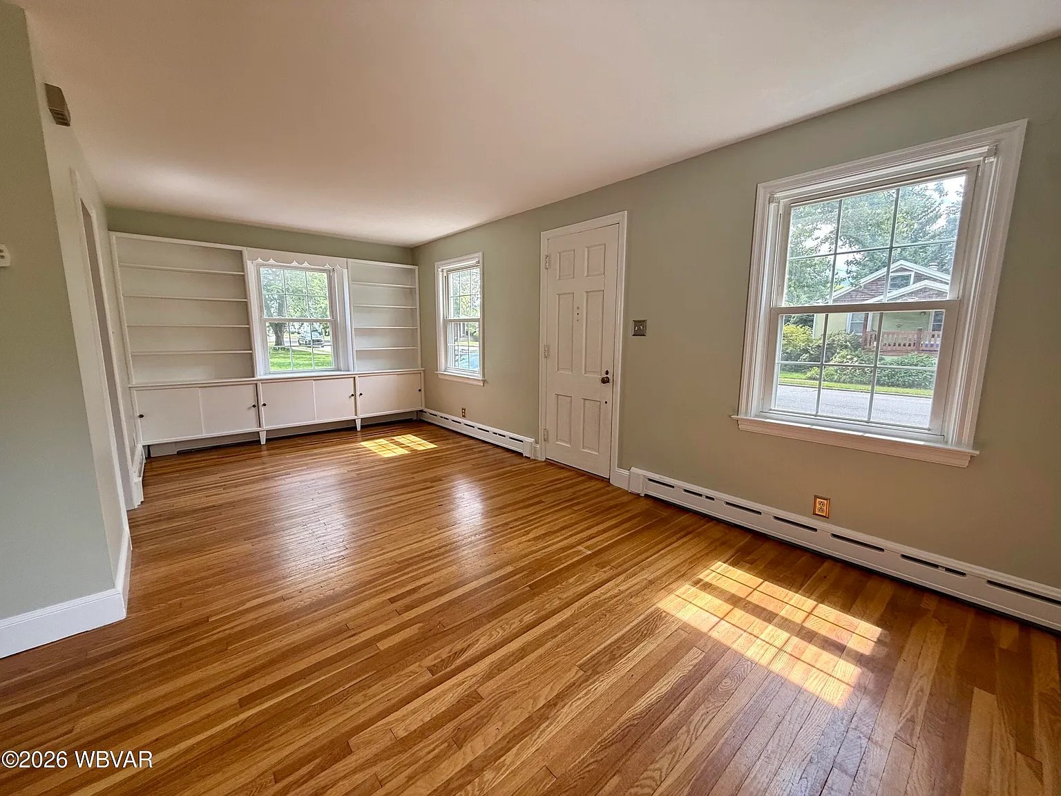 2 bed, 1.5 bath, 1144 sqft, $1,800 — Photo 2