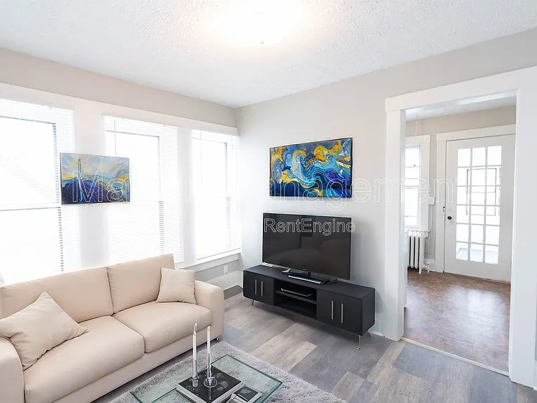 405 Alexander St #C — Photo 5