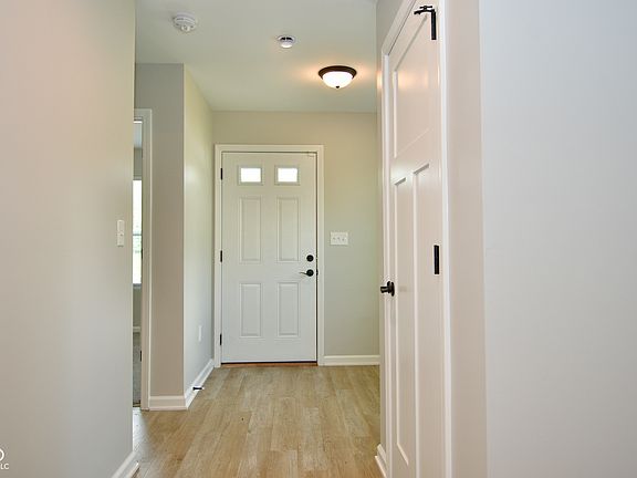 3rd image of 1235 Vandeman St
