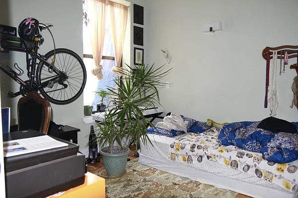 Rented by Rennit Inc. | media 49