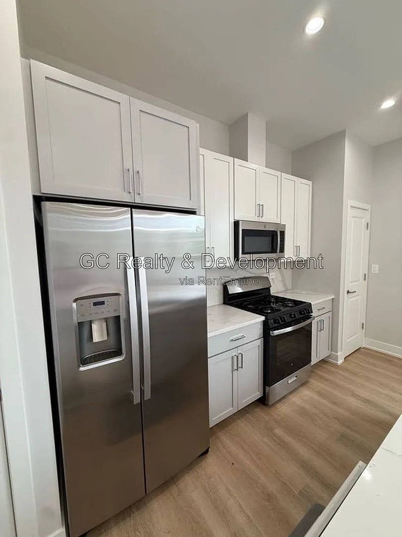 2 bed, 2.0 bath, $3,350 — Photo 2