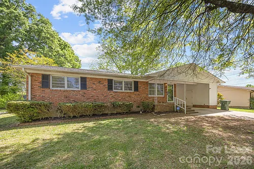 1502 Cloverdale Ln Photo 1