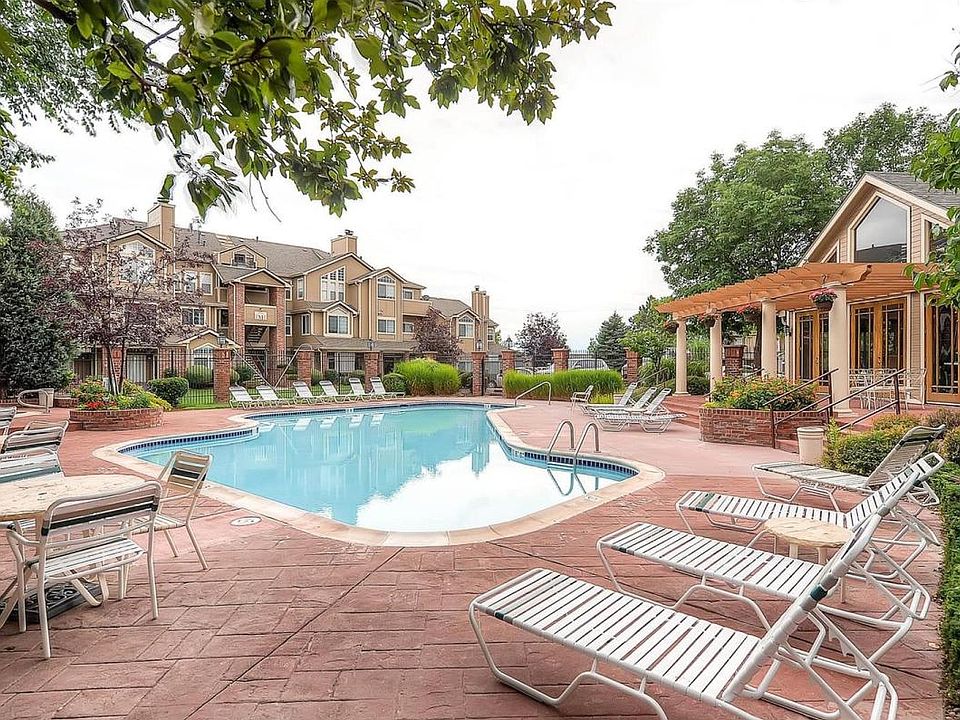 Pool and hot tub at clubhouse
